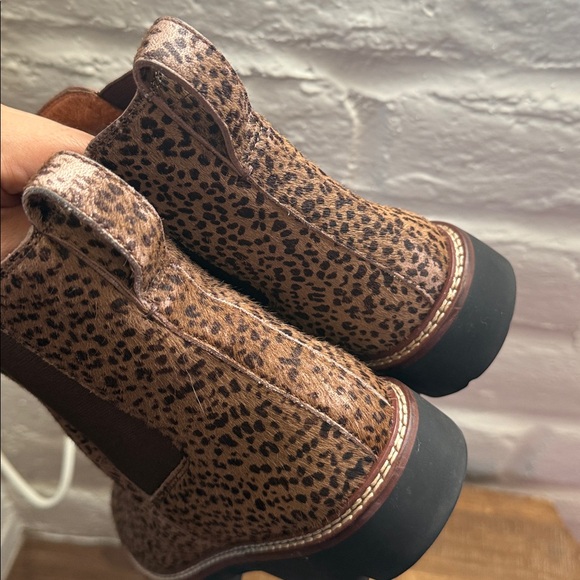 Madewell Leopard Print Ankle Boots (size 9) - Picture 12 of 17